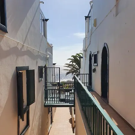 Azul Window Apartment